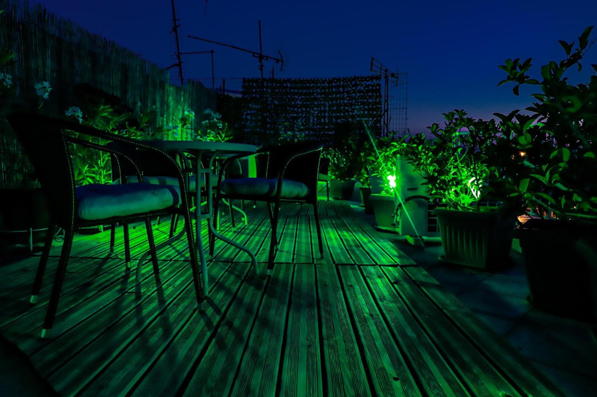 Renovated Apartment With Roof Garden Access, 15 M Walk To Acropolis Athena Bagian luar foto